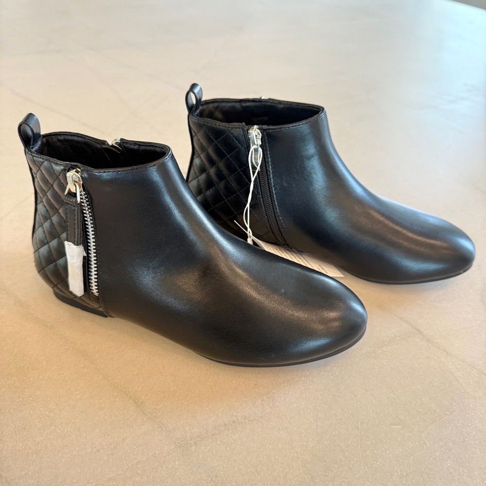NWT MaxMuxun Black Faux Leather Ankle Boots Side Zip Quilted Size 6 - Picture 6 of 12